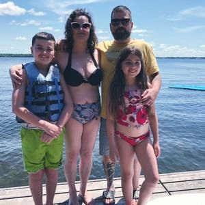 Meet your Posher, Bronia